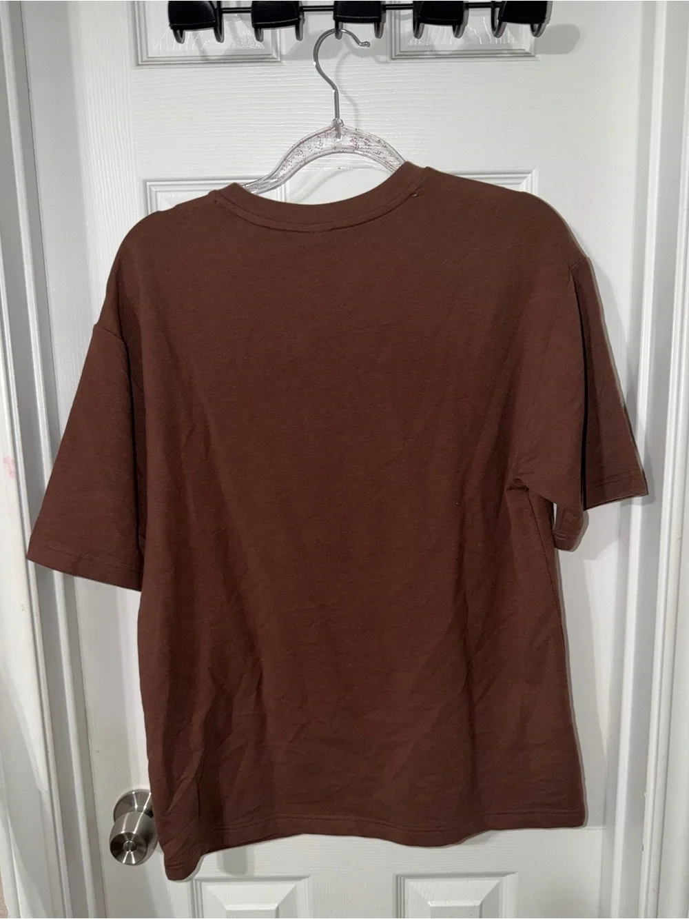 ALO  Short Sleeve Chocolate Brown Crewneck Tee